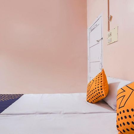 SPOT ON 68111 Jeena Motels Kollam Buitenkant foto