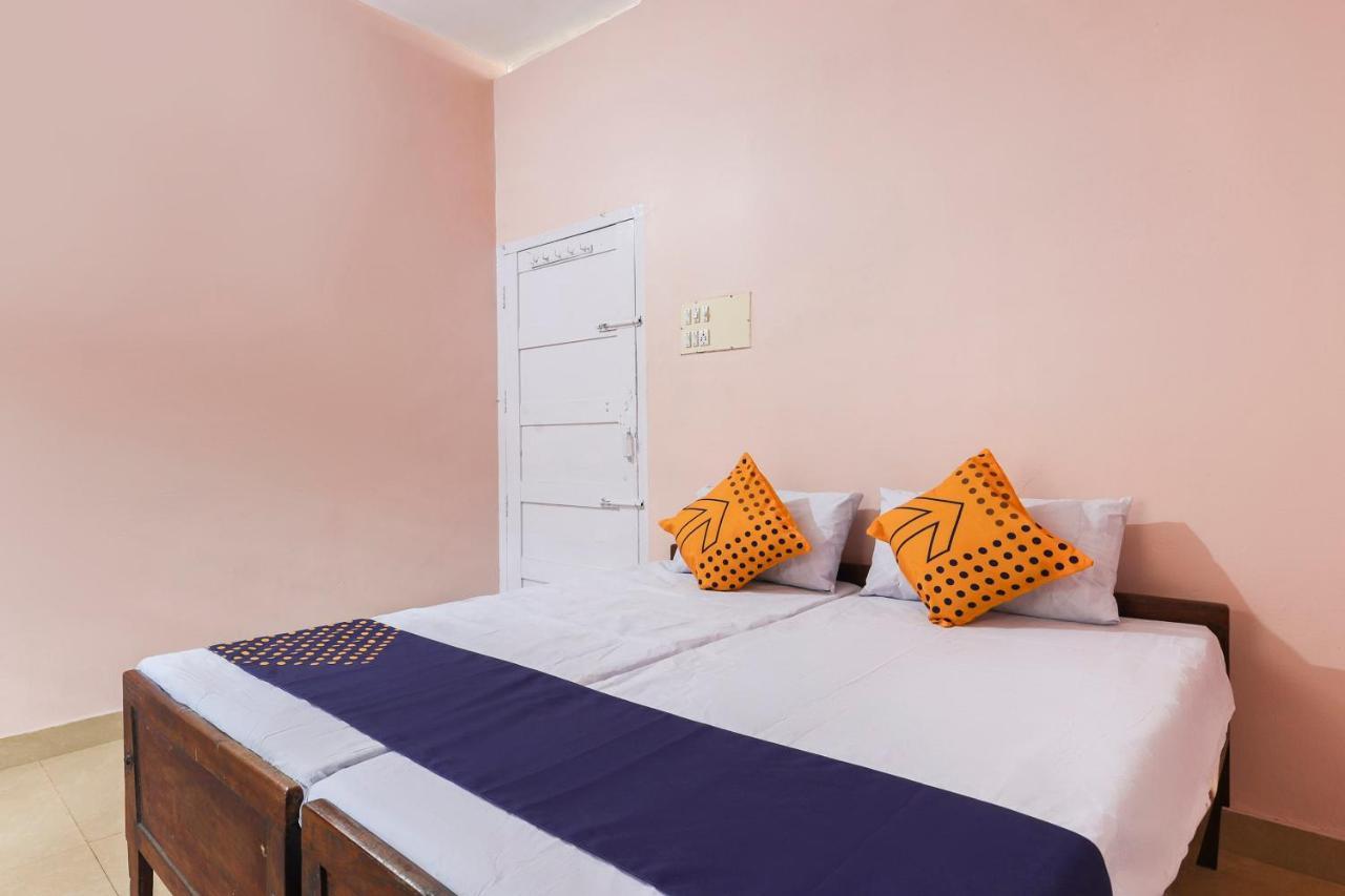 SPOT ON 68111 Jeena Motels Kollam Buitenkant foto