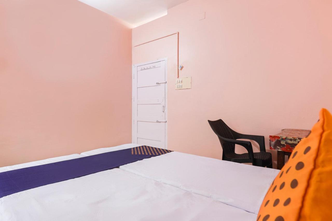 SPOT ON 68111 Jeena Motels Kollam Buitenkant foto
