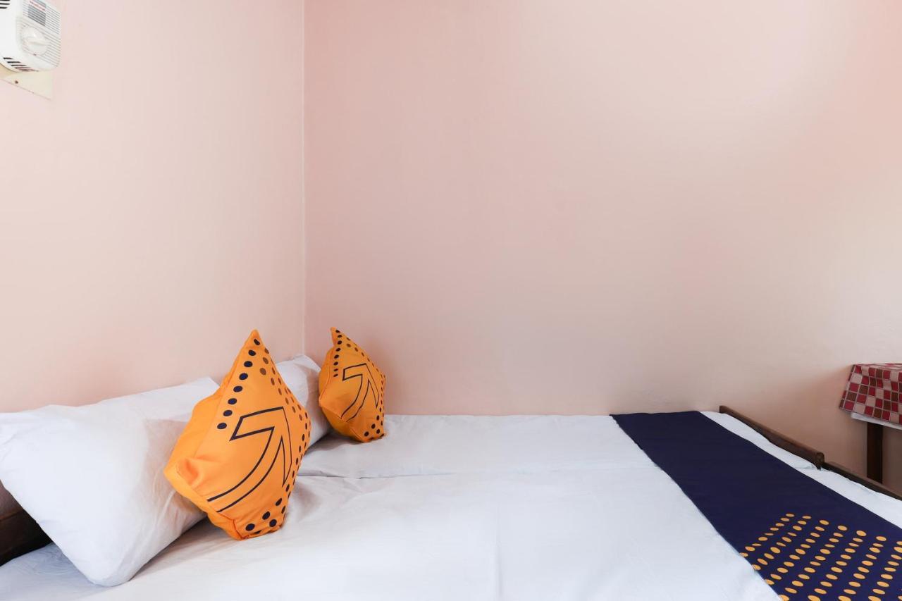SPOT ON 68111 Jeena Motels Kollam Buitenkant foto
