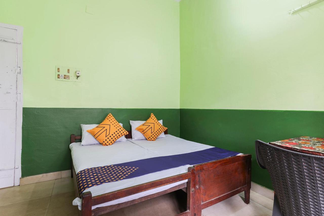 SPOT ON 68111 Jeena Motels Kollam Buitenkant foto