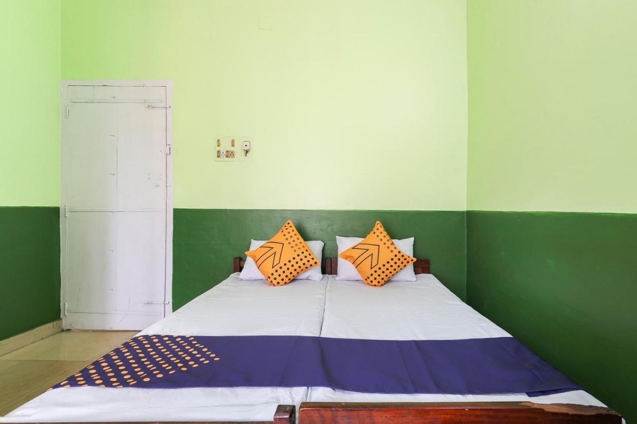 SPOT ON 68111 Jeena Motels Kollam Buitenkant foto