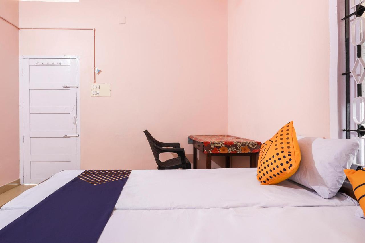 SPOT ON 68111 Jeena Motels Kollam Buitenkant foto