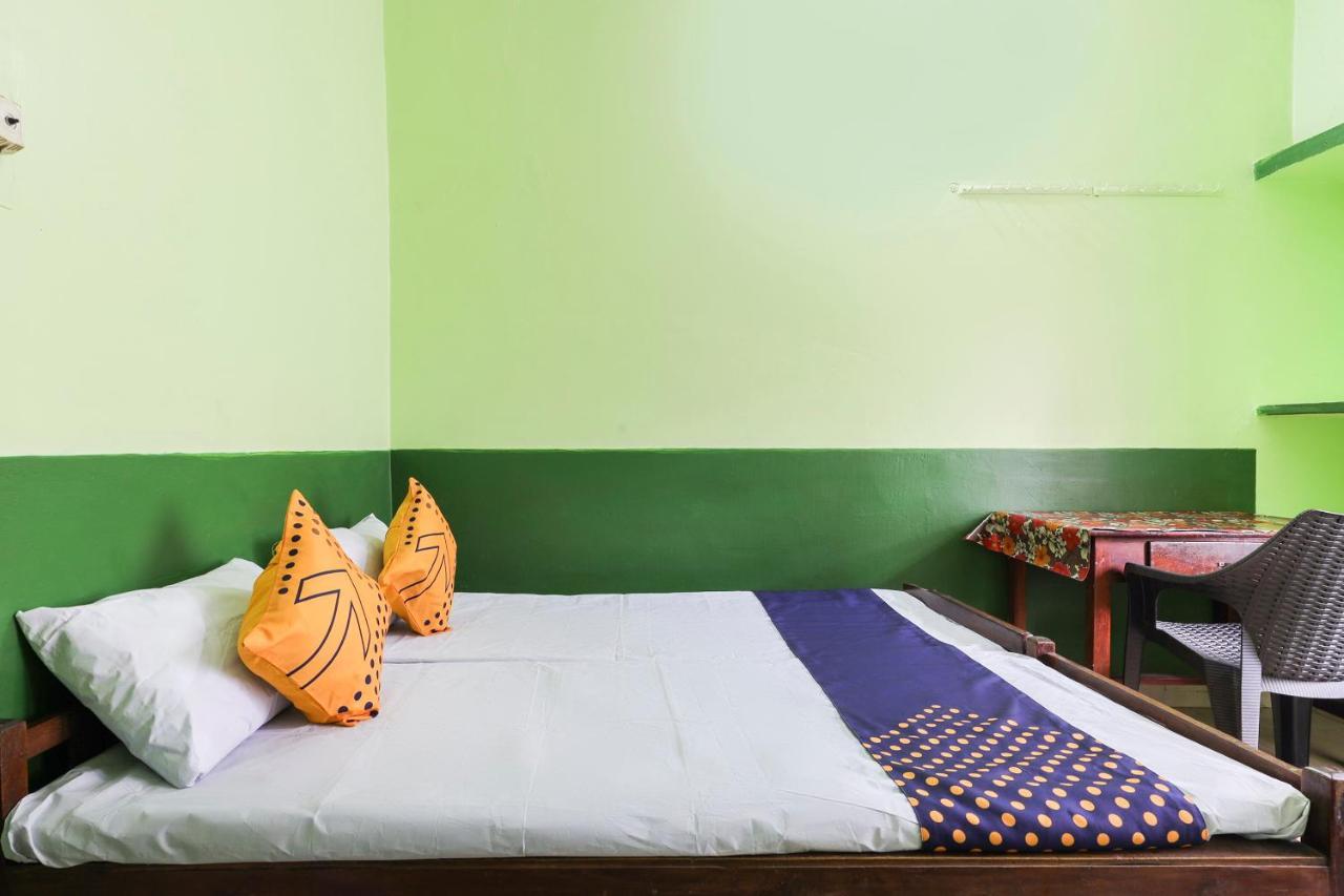 SPOT ON 68111 Jeena Motels Kollam Buitenkant foto
